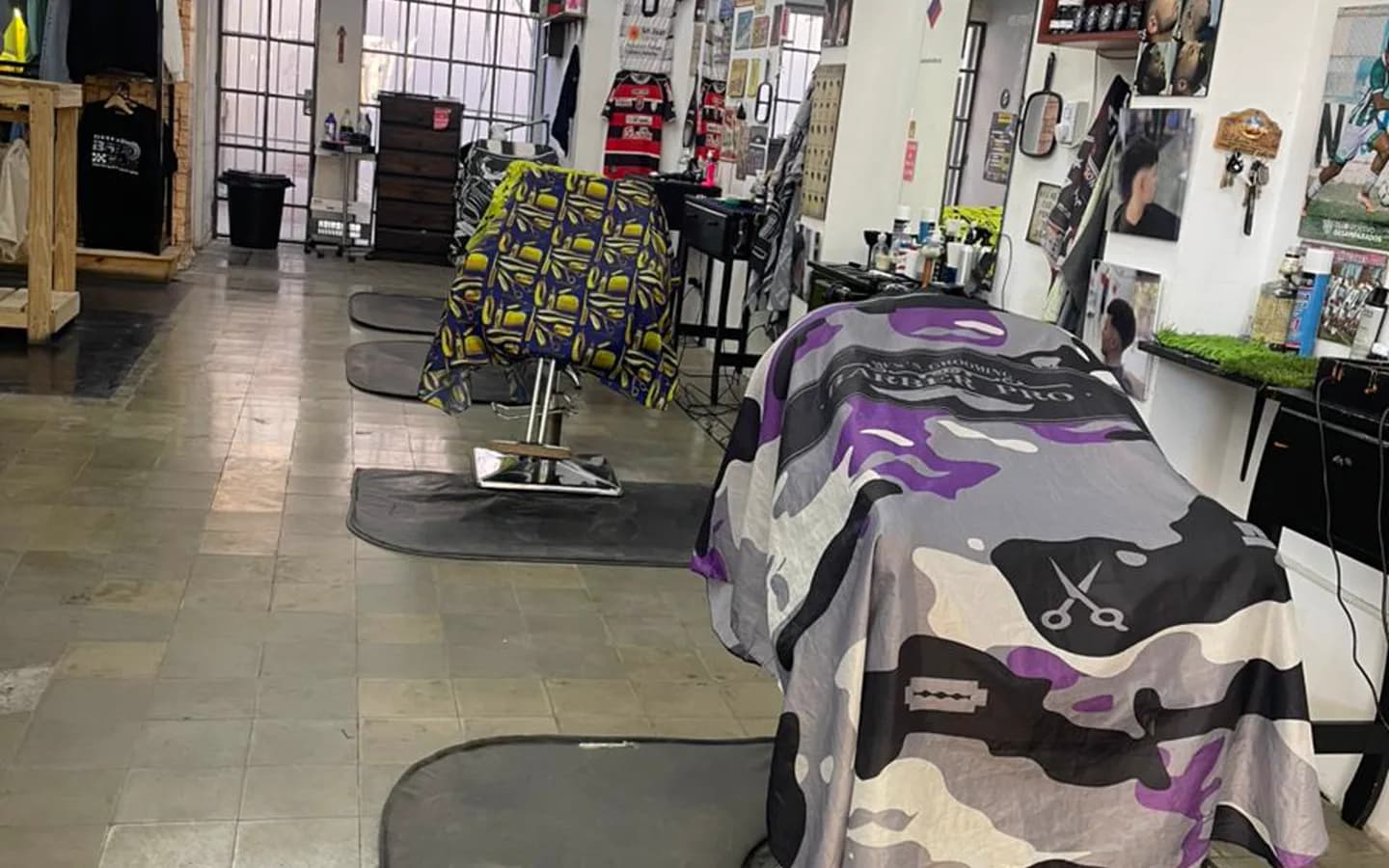 Interior de The Barber Live en San Juan